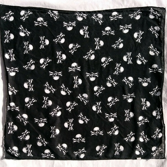 Accessories - JOLLY Roger Cotton Bandana #hundredsofscarves Accessories - JOLLY Roger Cotton Bandana #hundredsofscarves